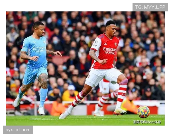 西汉姆联杯赛新征程备战火热，球迷热盼球队再创佳绩