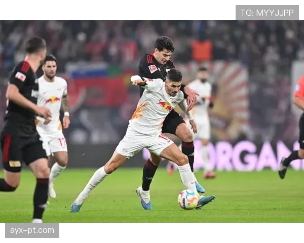 穆西亚拉赛季首秀表现稳健,助力德甲球队取得关键胜利 穆西亚拉赛季首秀表现稳健,助力德甲球队取得关键胜利