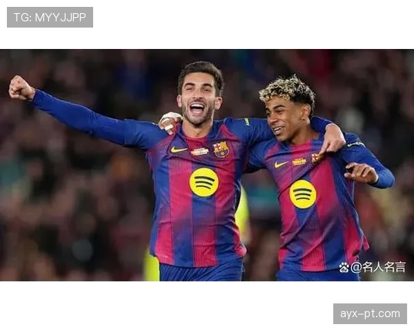 莱万多夫斯基与费兰·托雷斯竞争锋线主力位置